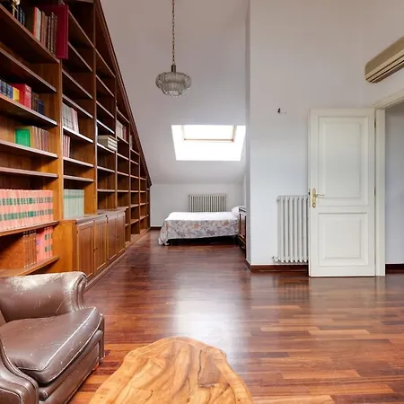 Classy Large House With Garden In Centre Feriehus *