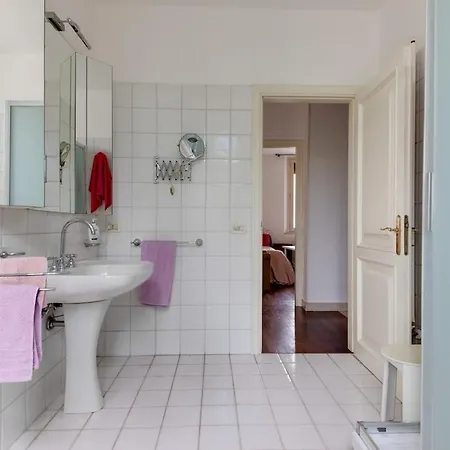 Classy Large House With Garden In Centre Feriehus *