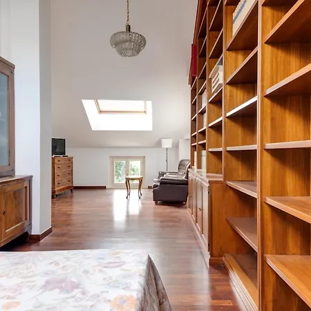 Classy Large House With Garden In Centre Rimini