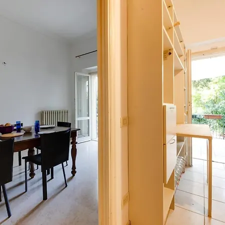 Classy Large House With Garden In Centre Feriehus Rimini