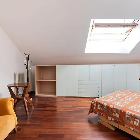 Classy Large House With Garden In Centre Feriehus Rimini